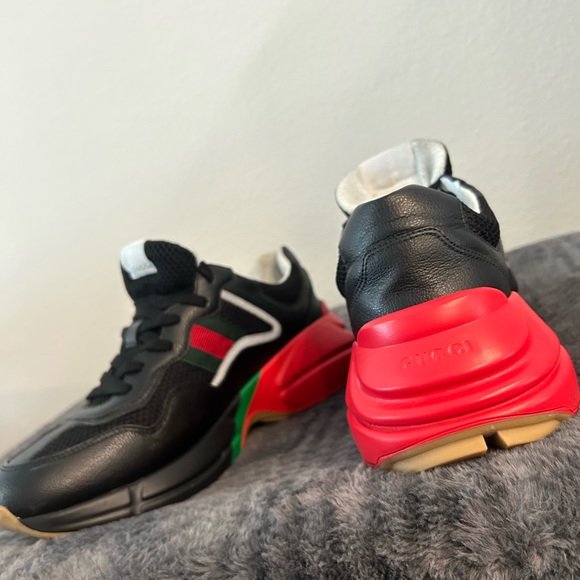 GUCCI - Picture 2 of 5